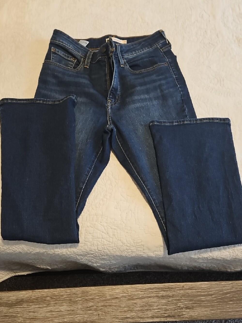 Levi's 725 High Rise Bootcut - Picture 6 of 6
